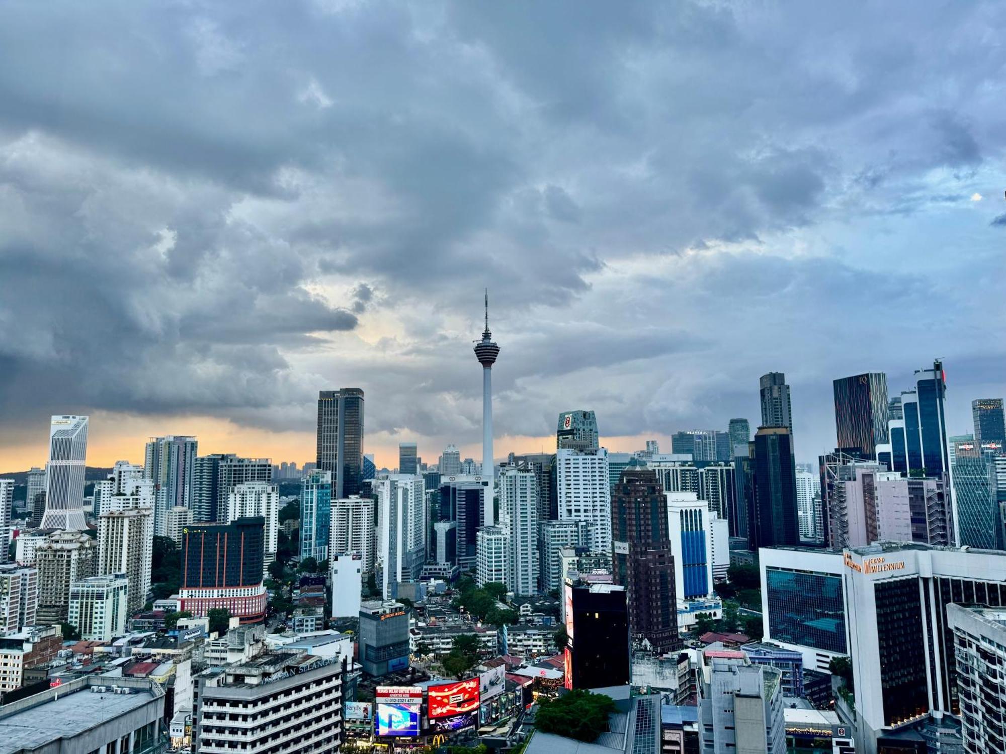 Klcc Suites At Axon By Skypool Kuala Lumpur Exterior photo