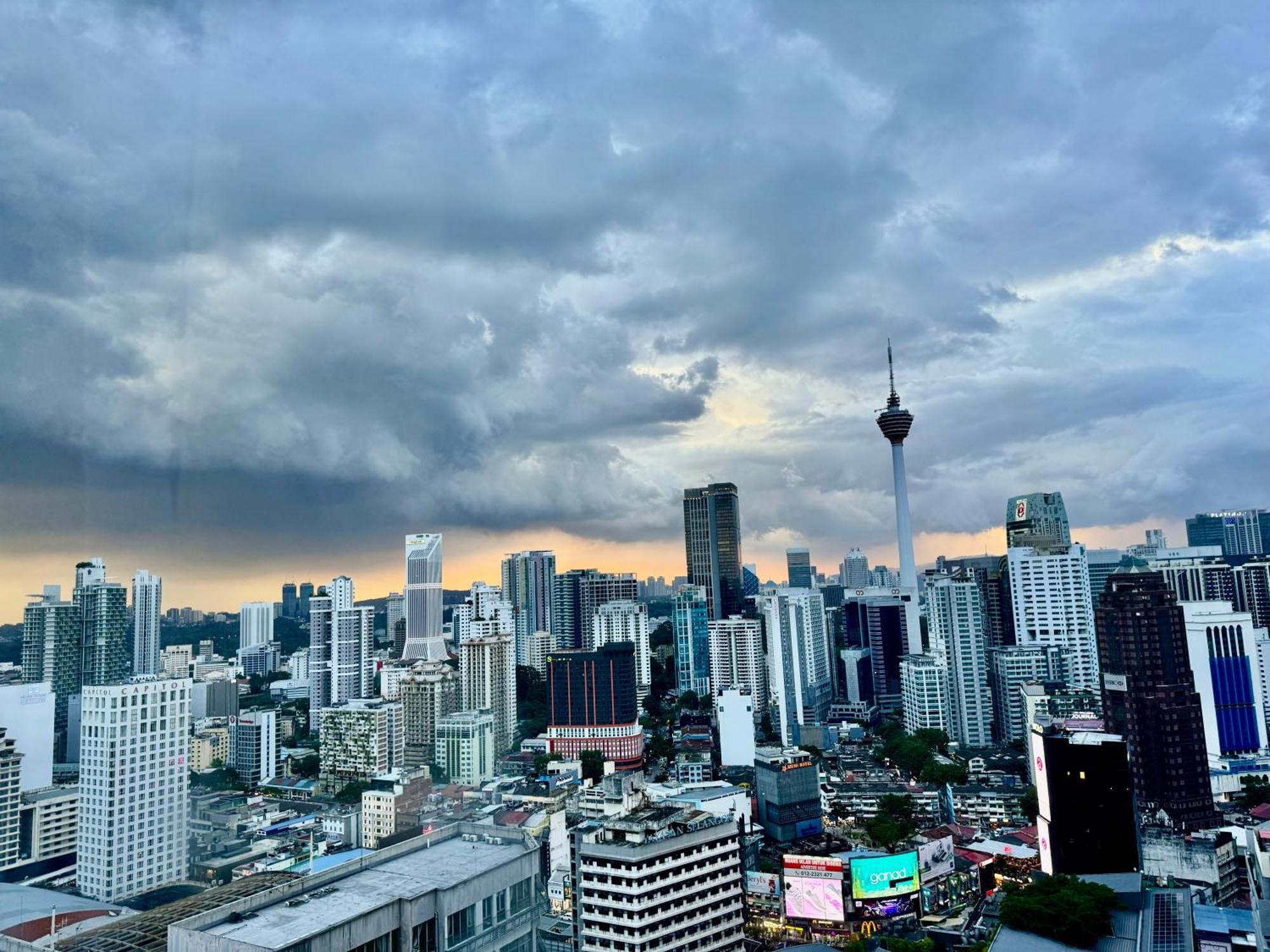 Klcc Suites At Axon By Skypool Kuala Lumpur Exterior photo